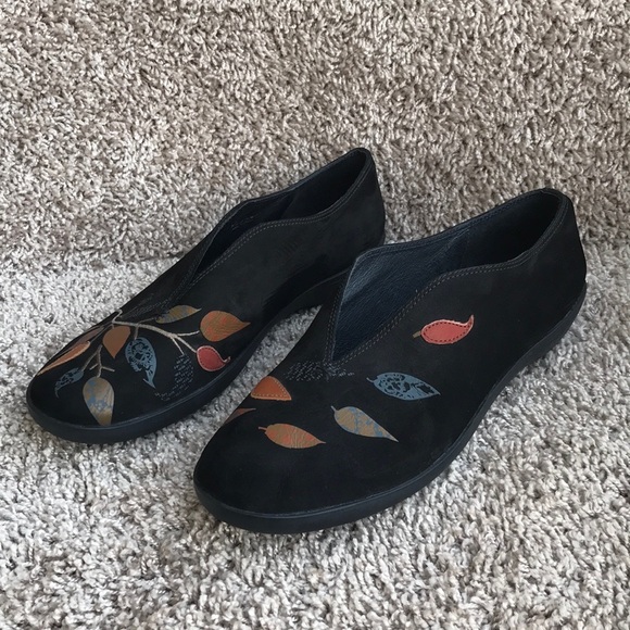 Camper Women's Twins Black Flats with Leaf Design size 41 EU 10 US - Picture 1 of 14